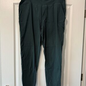 Mountain Hardwear Forest Green Dynama Ankle Pants. XL. 26 inch inseam.